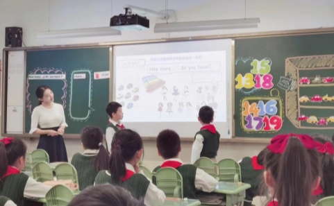 E:\小敏的U盘（新）\第四次2021.09.29\5. 备课研讨及展示课照片\展示课2.jpg展示课2